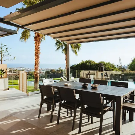 Orama Luxury 4 Bedrooms With Private Pool خيرسونِسوس