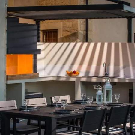 Orama Luxury 4 Bedrooms With Private Pool * 헐소니소스