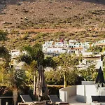 Orama Luxury 4 Bedrooms With Private Pool *