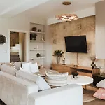 Orama Luxury 4 Bedrooms With Private Pool