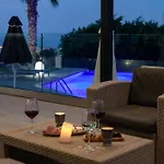 Orama Luxury 4 Bedrooms With Private Pool
