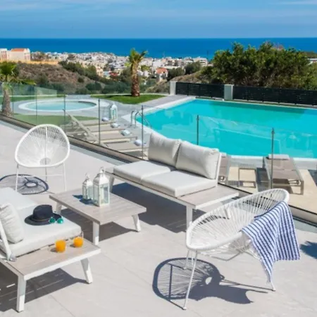Orama Luxury 4 Bedrooms With Private Pool הרסוניסוס