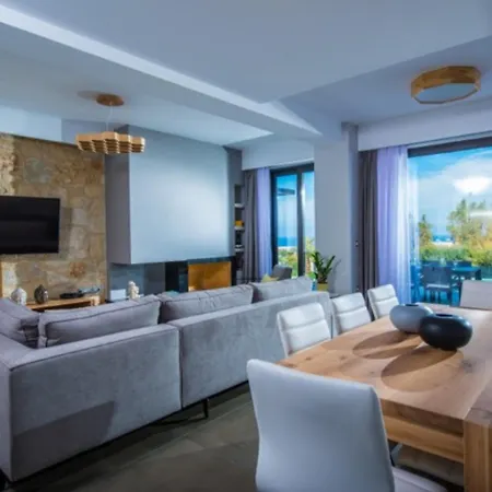 Orama Luxury 4 Bedrooms With Private Pool * הרסוניסוס