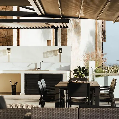 Orama Luxury 4 Bedrooms With Private Pool * 赫索尼索斯