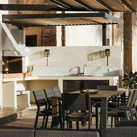 Orama Luxury 4 Bedrooms With Private Pool וילה