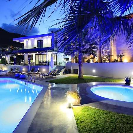 Orama Luxury 4 Bedrooms With Private Pool *