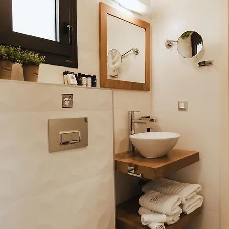 Orama Luxury 4 Bedrooms With Private Pool וילה הרסוניסוס