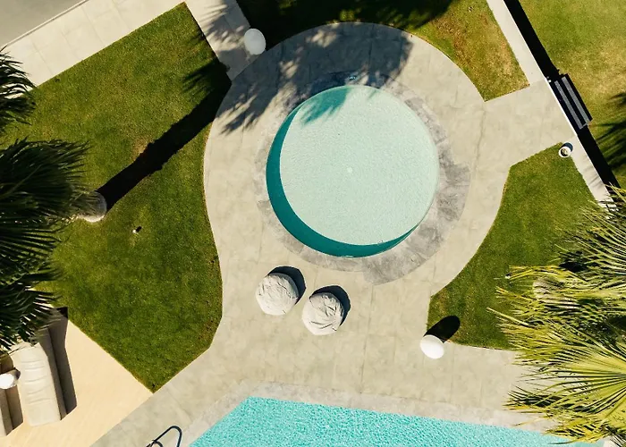 Villa Orama Luxury 4 Bedrooms With Private Pool *