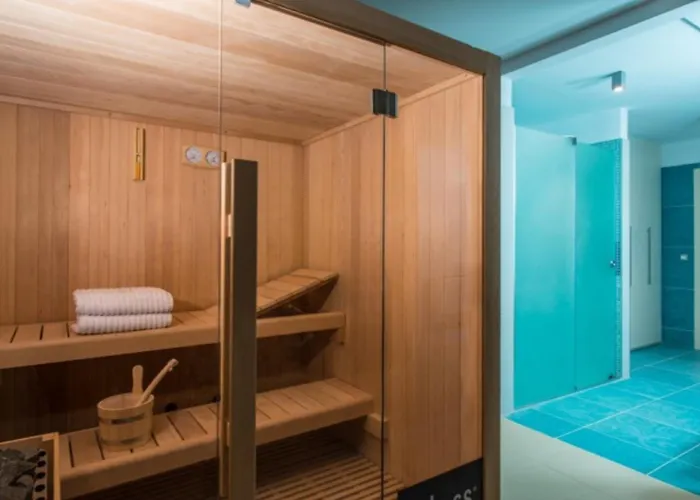 Orama Luxury 4 Bedrooms With Private Pool ヘルソニソス