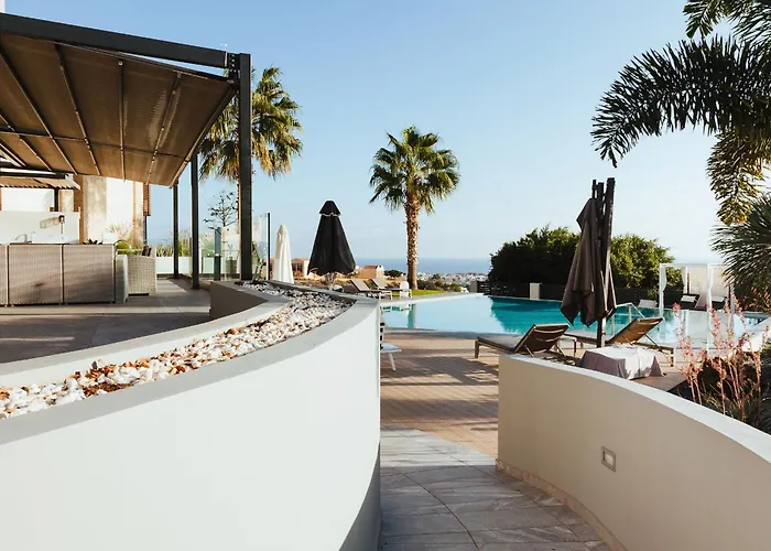 Orama Luxury 4 Bedrooms With Private Pool * Herszonisszosz