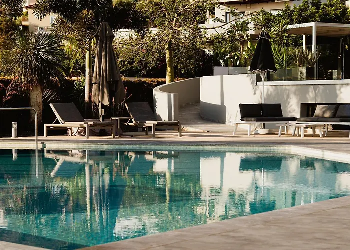 Orama Luxury 4 Bedrooms With Private Pool ヘルソニソス