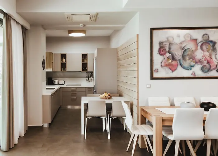 Orama Luxury 4 Bedrooms With Private Pool Villa Herszonisszosz