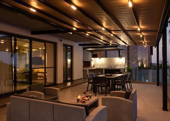 Villa Orama Luxury 4 Bedrooms With Private Pool *