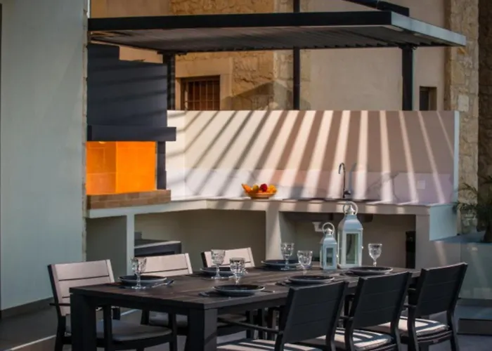 Orama Luxury 4 Bedrooms With Private Pool * Herszonisszosz