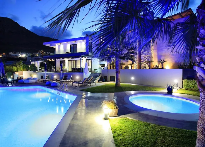 Orama Luxury 4 Bedrooms With Private Pool *