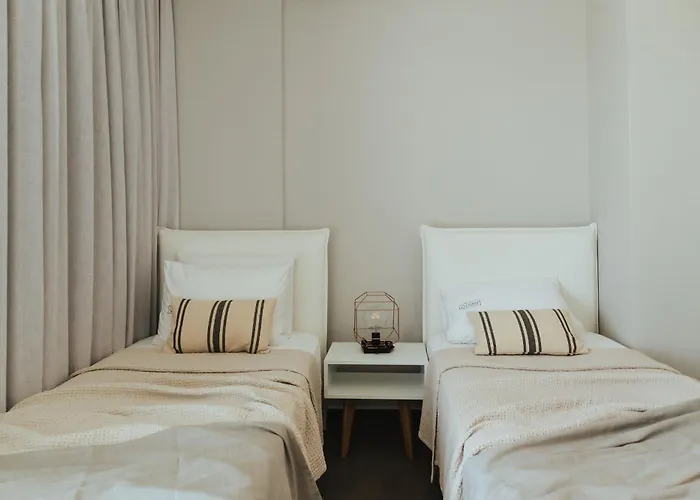 Orama Luxury 4 Bedrooms With Private Pool ヘルソニソス