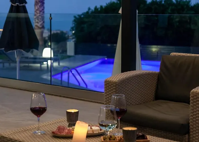 Orama Luxury 4 Bedrooms With Private Pool