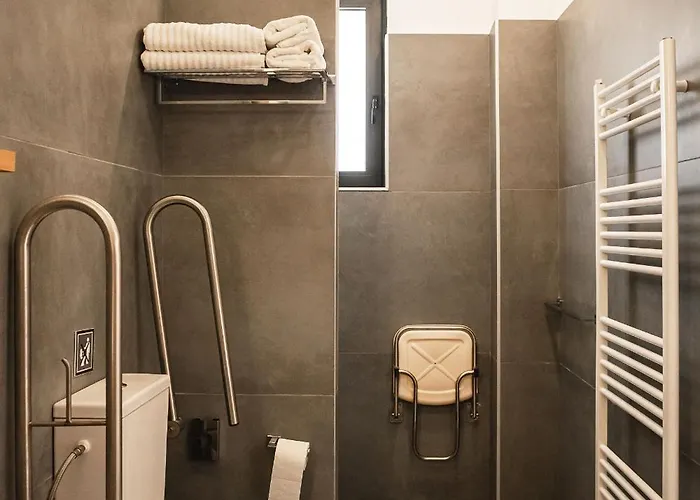 Orama Luxury 4 Bedrooms With Private Pool Villa *