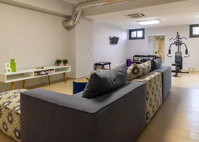 Orama Luxury 4 Bedrooms With Private Pool Villa *