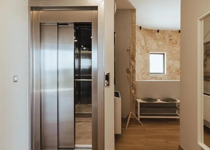 Orama Luxury 4 Bedrooms With Private Pool *