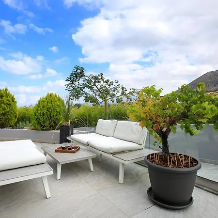 Villa Orama Luxury 4 Bedrooms With Private Pool *