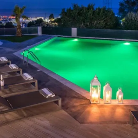Orama Luxury 4 Bedrooms With Private Pool