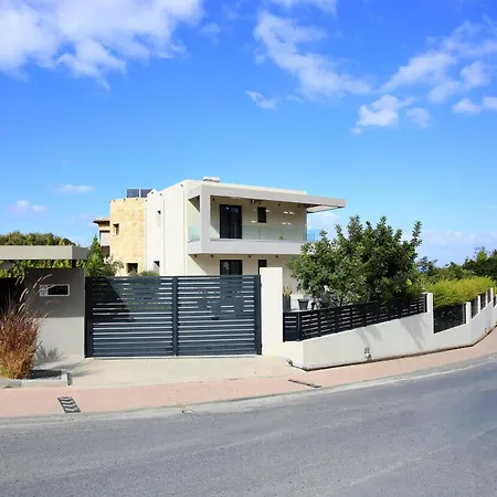 Orama Luxury 4 Bedrooms With Private Pool Villa *